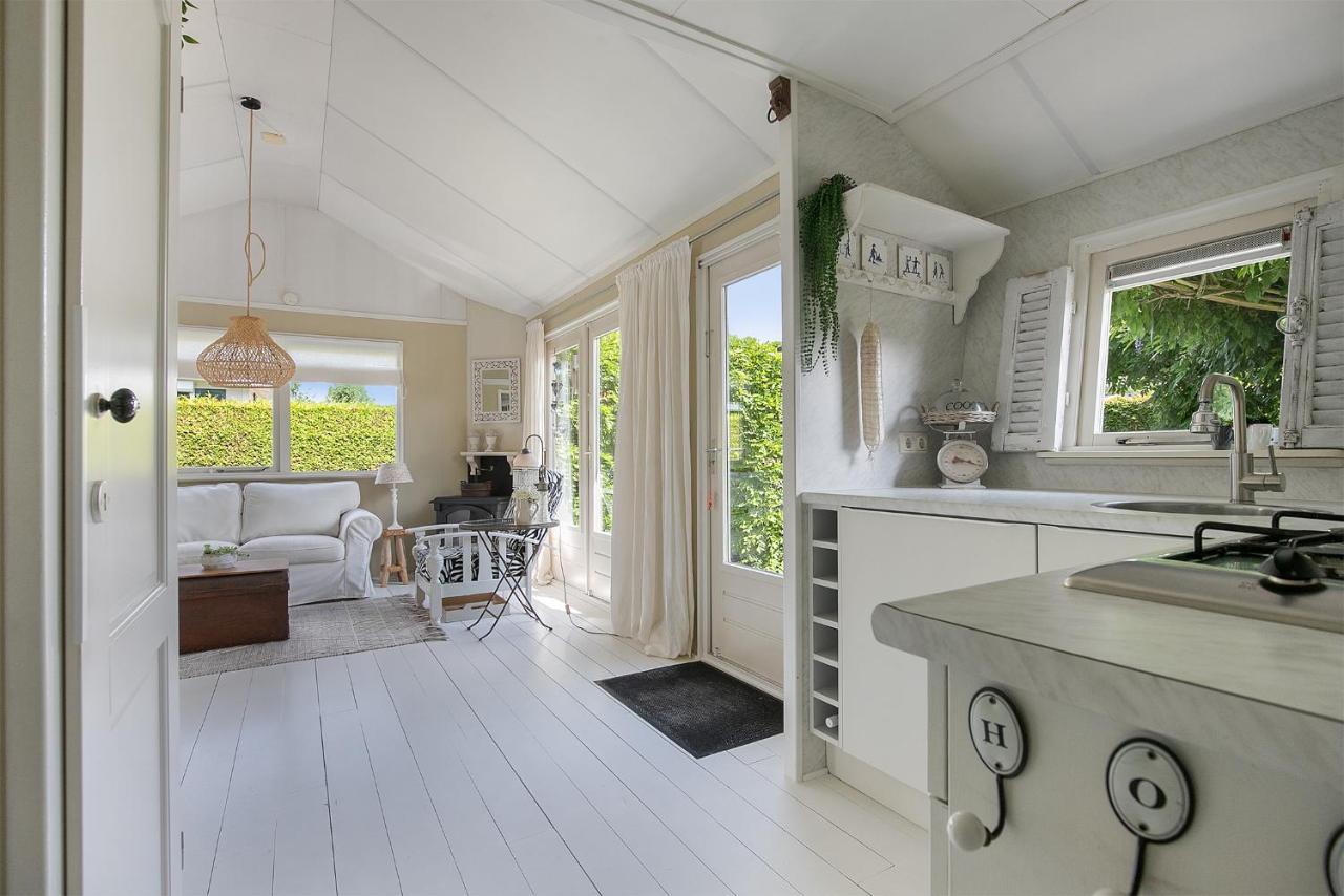 Beautiful 6-Person Chalet With Finnish Wood-Fired Sauna Tzummarum Екстер'єр фото