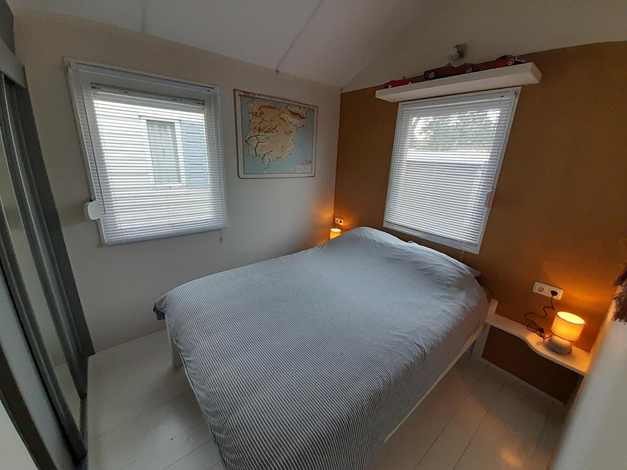 Beautiful 6-Person Chalet With Finnish Wood-Fired Sauna Tzummarum Екстер'єр фото